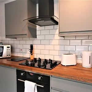 Nelson By The Docks Serviced By Roomsbooked Apartment